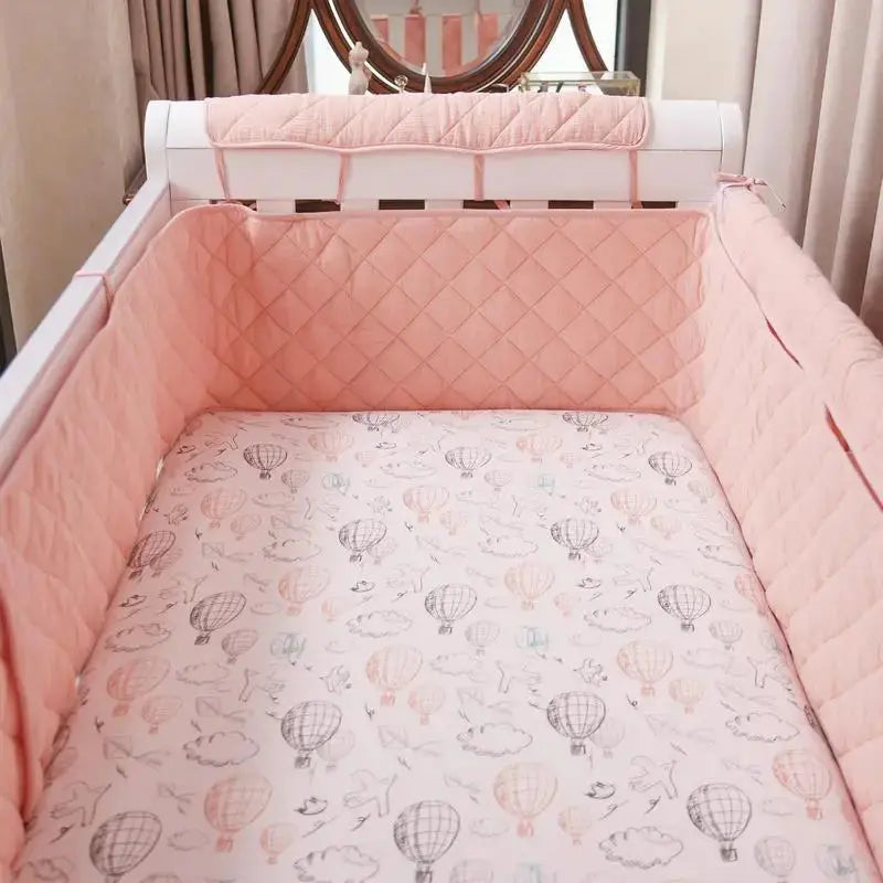 Contour de lit de bébé - Monde à maman