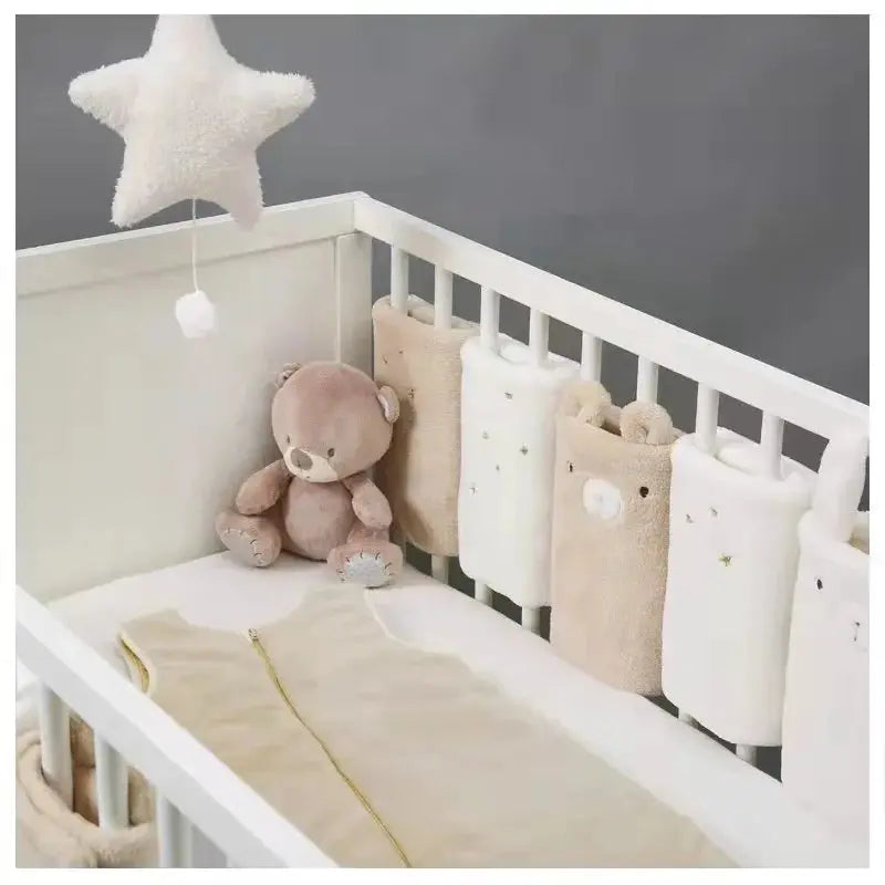 tour de lit de bébé - Monde à maman