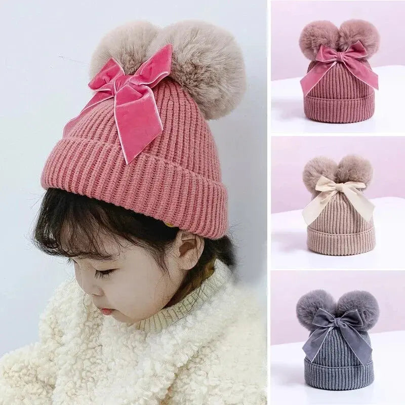 Bonnet à pompons avec boucle - Monde à maman