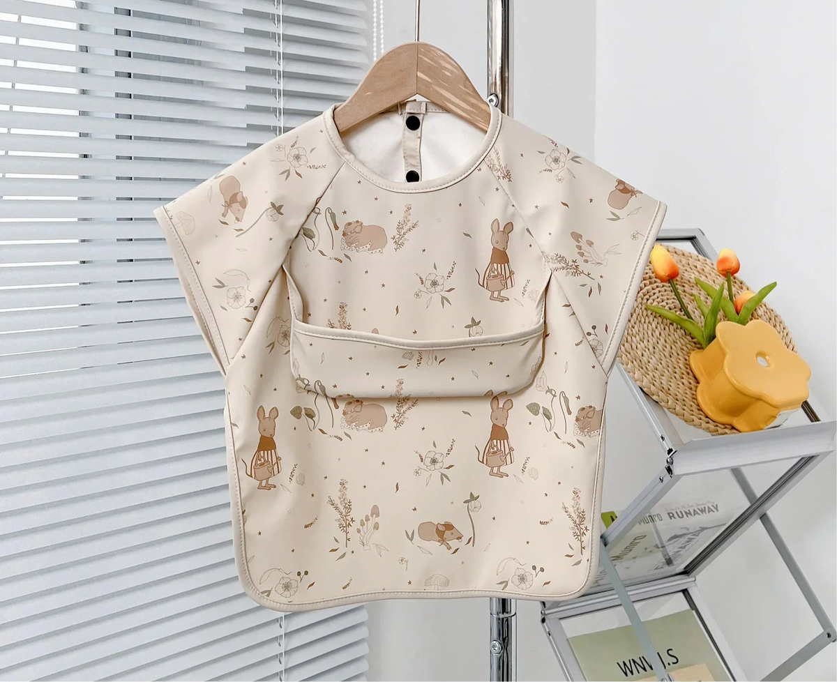 Bavoir-bébé-beige-monde-a-maman