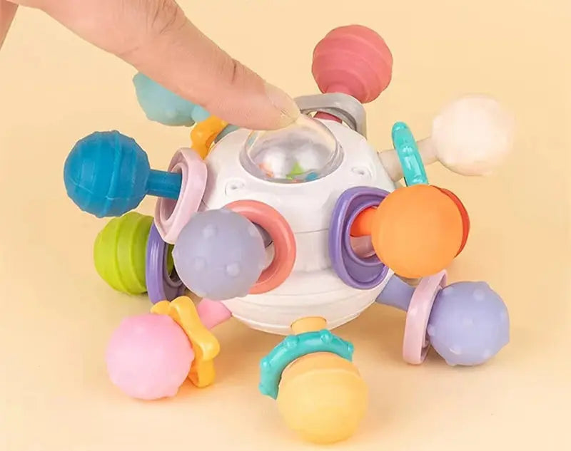 Hochet-bébé-monde-a-maman