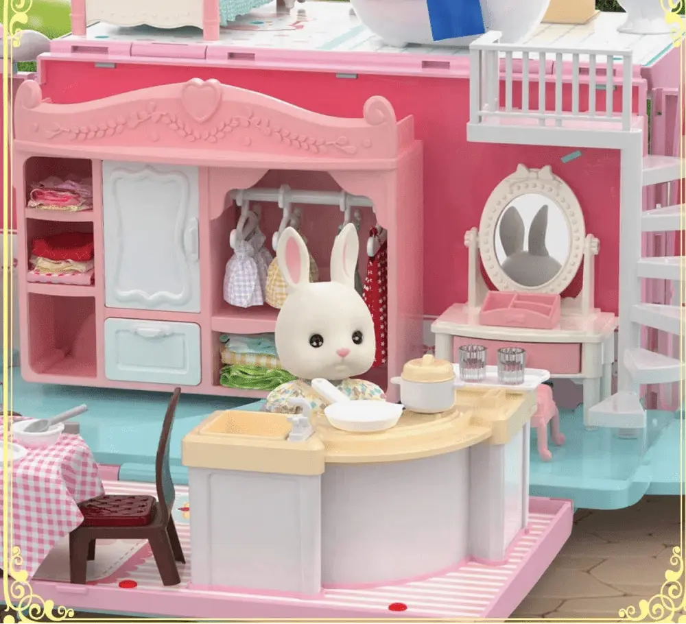 Maison de poupée - Monde à maman