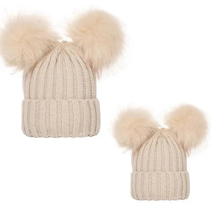 Tuque-a-pompons-bébé-monde-a-maman