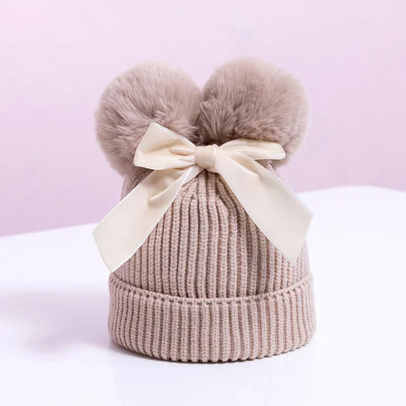 Tuque-à-pompons-beige 