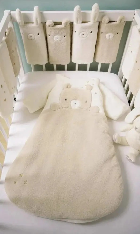 tour de lit de bébé - Monde à maman