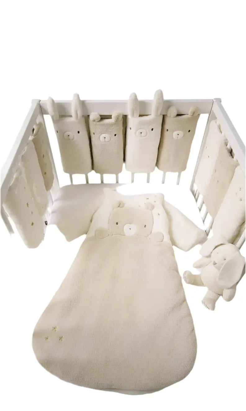 tour de lit de bébé - Monde à maman